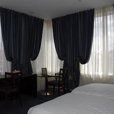 Prinsenhof Hotel 2*